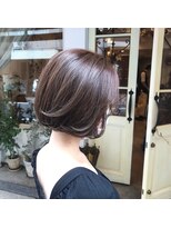 マウロア(MAULOA)&nbsp;“ 今っぽボブ　ハイライト　透明感カラー” 中西英美子