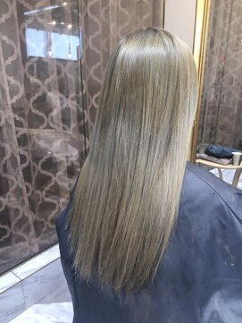 ロンドアベニール 北千住(Lond avenir) namie  外国人風ホワイティカラー