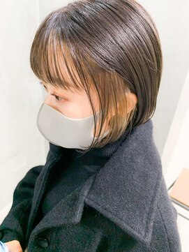 テトヘアー(teto hair) インナーカラー、フェイスフレーミング、前下がりボブ