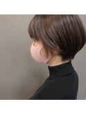 大人可愛い前髪ありひし形耳掛けクールショートボブ20代30代40代