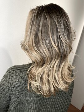 モルニ(MORNI) ハニーイエロー_マロンベージュ Aラインボブ かきあげ