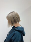 ハイトーンベージュ×ボブ