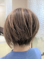 アズール 草加(azule) 50代60代大人かわいいヘア　白髪ぼかしハイライトショート[草加]