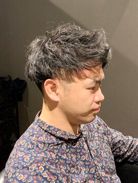 ビーダンディー(Bee dandy) 短髪ツーブロックパーマ ジェットモヒカン ワイルドアップバング