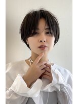 イヴォークトーキョーオーサカ(EVOKE TOKYO osaka)&nbsp;丸み センターパート ウザバング ショート パーソナルカラー