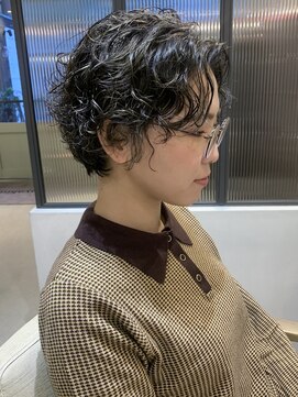 カグヤヒメ ドゥイ(kaguyahime doui) ショートパーマとハイライトカラー