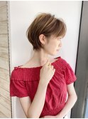 明るめカラーのくびれショート