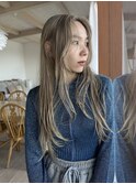 レイヤーカットロングハイトーンブリーチブロンド袋町