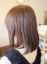 エホン(ehon) トゥルンとしたツヤ髪セミボブで春のお出かけはいかが？