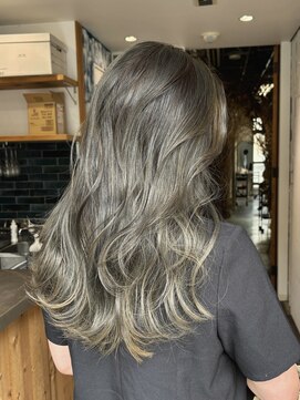 テイ(tei) オリーブグレージュ/カーキグレージュ/ロング/レイヤーカット