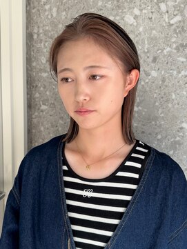 サンク 原宿 表参道(cinq) コントラストのあるベージュカラーのインナーカラー