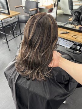 エミタス 柳通り(Emitas.) ハイライトグレージュ