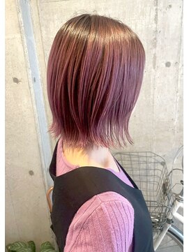 ロッカヘアエジェ(ROCCA hair eje.) くびれヘアくすみピンクの切りっぱなしボブ