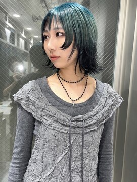 ニューヨークニューヨーク 三宮駅前店(NYNY) ウルフカット×グリーンルーツカラー