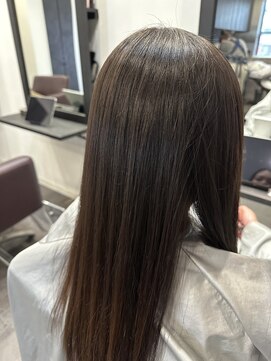 ニィニ(niini.) 縮毛矯正ストレート