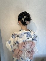 モック(moc)&nbsp;女性らしいフェミニンな浴衣スタイル