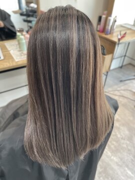 オリ(OLI) シャドールーツ