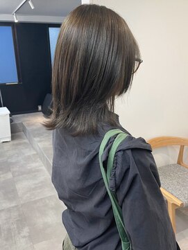 ミュラ(mulah) 透明感カラーオリーブベージュ*くびれミディアムレイヤーカット