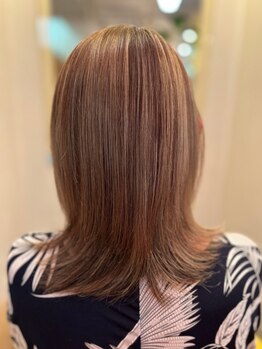 アンブロシア(ambrosia)の写真/広がりやパサつきを抑え、艶やかな仕上がりを実現◎美しい髪で、毎日をもっと素敵に過ごしてみませんか♪