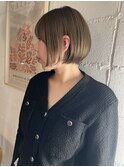 大人ショートボブ×透明感オリーブカラー