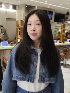 ピークアブー 原宿ハラカド(PEEK-A-BOO) ロングハイレイヤー顔まわりデザインカット艶ブラック