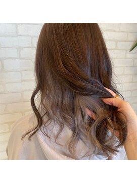 ビスイル 秋葉原店(Vis ill) ホワイトハイトーン外国人風透明感大人可愛い韓国