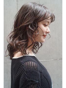 レジュアル(RESSUAL) ミディアムナチュラルグレージュパーマスタイル