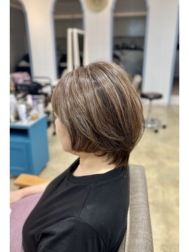 ナチュラル白髪ぼかしハイライト[浦添/経塚/白髪ぼかし]