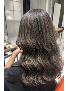 シオ 流山おおたかの森(Sio) 立体感ハイライトカラースタイル