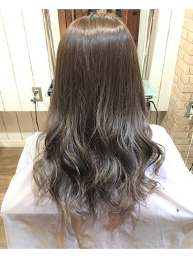 ルシェルシュ 池袋(RecheRche) 外国人風透け感カラーホワイトナチュラルグレージュ×坂口飛翔