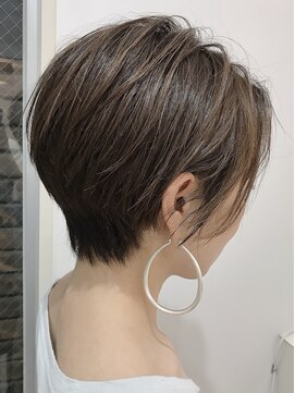 ヴァネッサ VANESSA 【VANESSA】耳かけハンサムショート