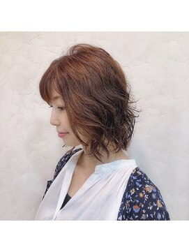 くせ毛を生かした ウルフスタイル L ニューカンヌ 美容室のヘアカタログ ホットペッパービューティー