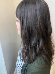 復活ブラウン系カラーで秋になじむスタイル/ツヤ髪/透明感カラー