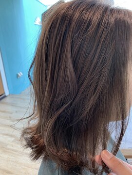 ラバフロー 小野原店(LAVA FLOW) 切りっぱなし外ハネワンレングス