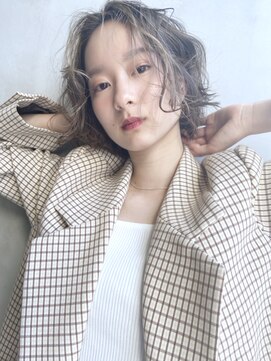 アイティー バイ アルバム 中野店(IT by ALBUM) ウェーブボブ_くびれミディイヤリングカラー_38302