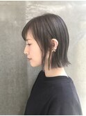 タイトシルエット×切りっぱなしボブ