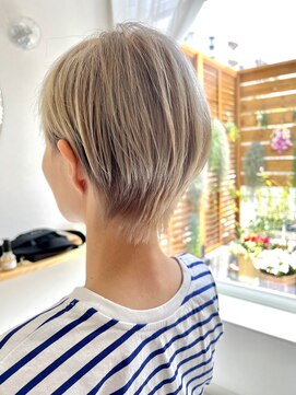 ベコホーム(BE CO HOME) ホワイト系ショートスタイル