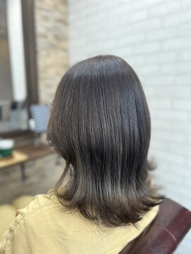 アトリエナガノ(atelier nagano) ニュアンスカラー/センターパート/ツヤ髪スタイル/ブルージュ