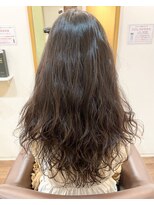 フリージア(freesia)&nbsp;30代40代50代/ゆるふわロング/ニュアンスパーマ