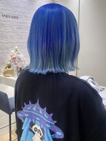 ステア ケース(stair case)&nbsp;切りっぱなし外ハネ肩上ボブダブルカラートリートメント