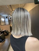 サニー 渋谷(SUNNY)&nbsp;バレイヤージュ、ハイライト、レイヤーロング、グレーベージュ