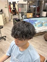 ビビット アン 東大宮東口店(vivid un)&nbsp;刈り上げマッシュと波打ちパーマ