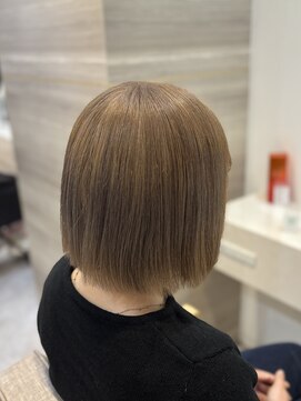 ラビス クローバー(Lovis clover) 〔NANA〕ミルクティーグレージュ