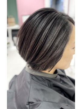 シャルティア 岩国(SHALLTIA) ハイライト/デザインカラー/白髪ぼかし/白髪染め/大人ショート