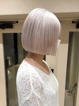 トイロ 渋谷(Toiro) ホワイトベージュ