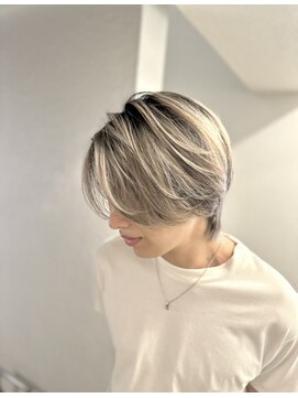 DXシェアサロンシブヤ 渋谷(DX SHARE SALON SHIBUYA) メンズハイトーン/バレイヤージュ/センターパート