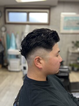 ディライトサロン中村(Delightサロン中村) パーマ＋スキンフェードスタイル