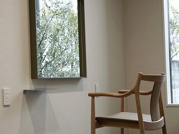 ヘアラボコイル(Hair lab coil)の写真/「美容室が苦手」なオーナーが作った、一軒家の隠れ家。2席だけの静かな空間で、髪と心を整える時間を。
