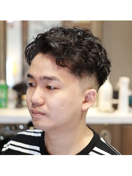 バーバーショップ スバル(BARBERSHOP SUBARU) ＜理容室＞＜バーバー＞ツーブロックパーマバーバーカットFADE