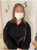 ハイトーングレージュ